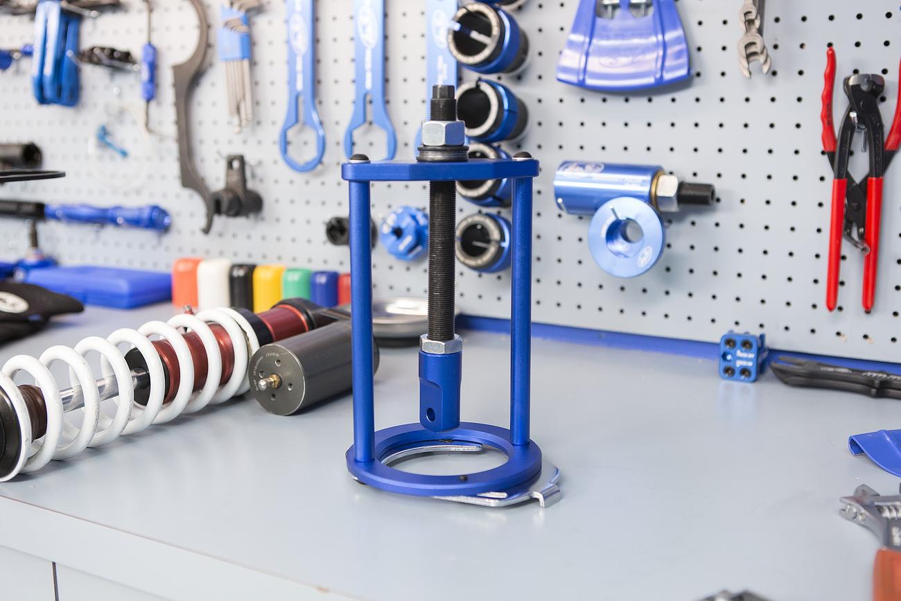 Motion Pro Shock Spring Compressor