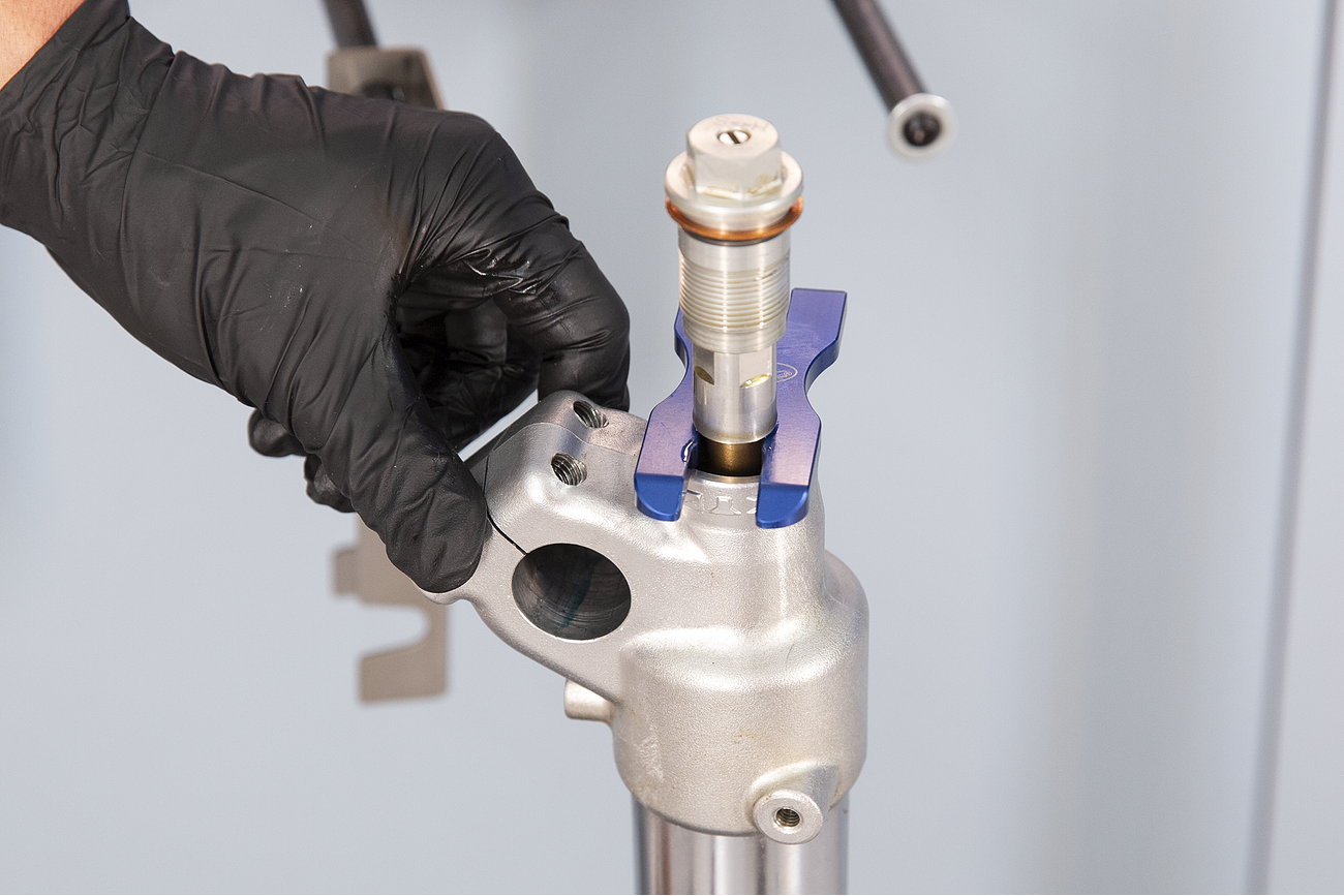 Motion Pro Damping Rod Holder